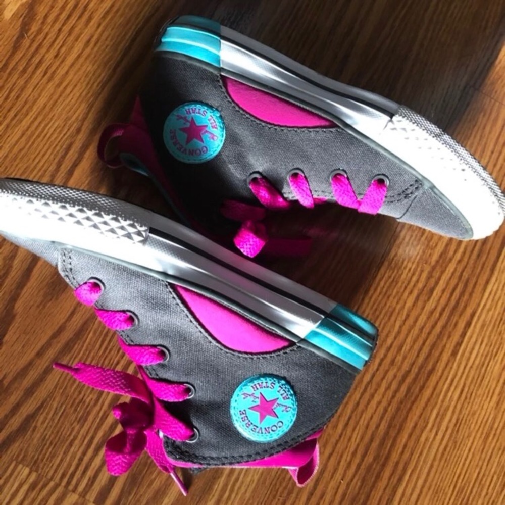 Girl’s Converse